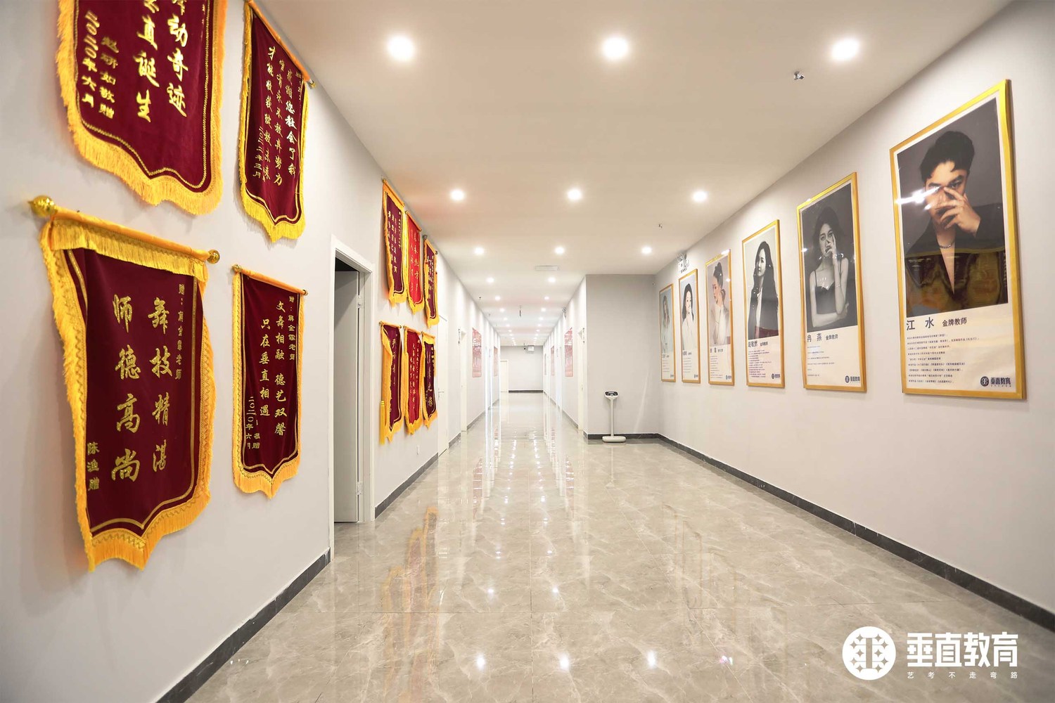 一楼楼道 (1).JPG